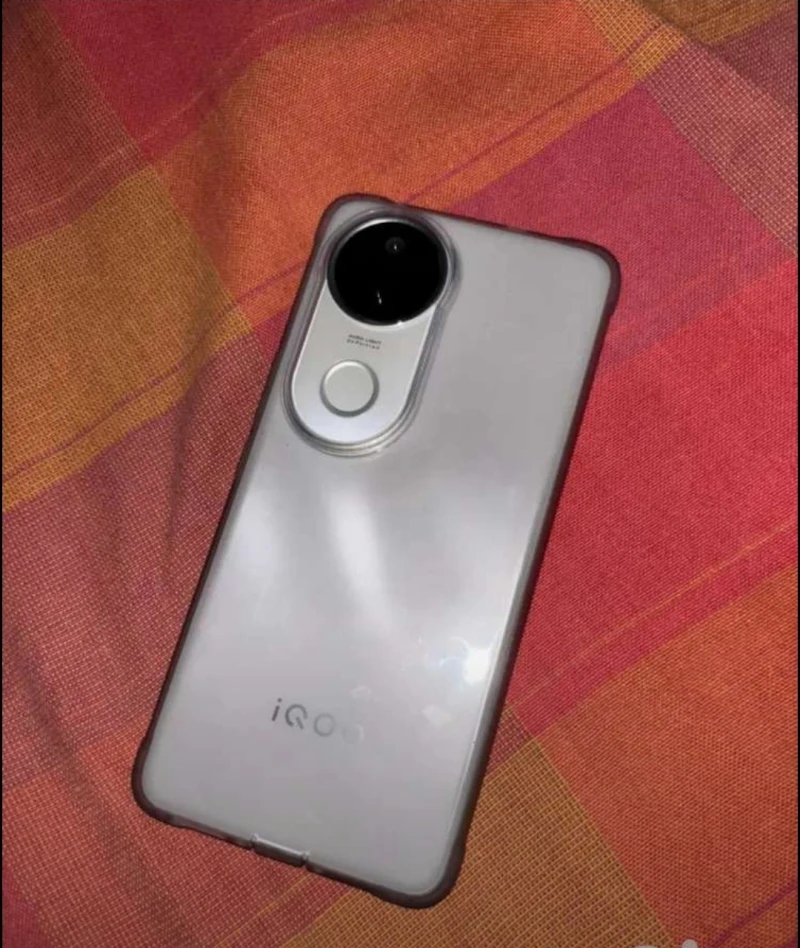 used-iqoo-z-10r-brand-new-condition-10-days-old-only-in-bareilly-1759390959