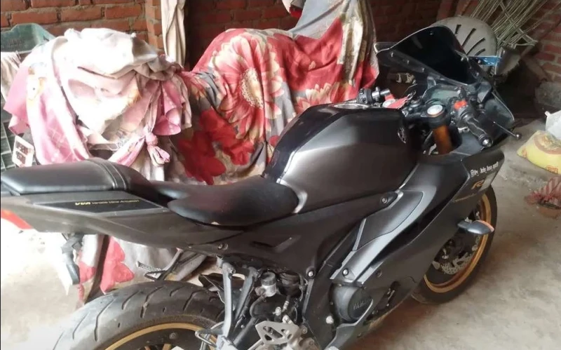 used-yamaha-r15-v4-2024-model-in-rampur-1760886475