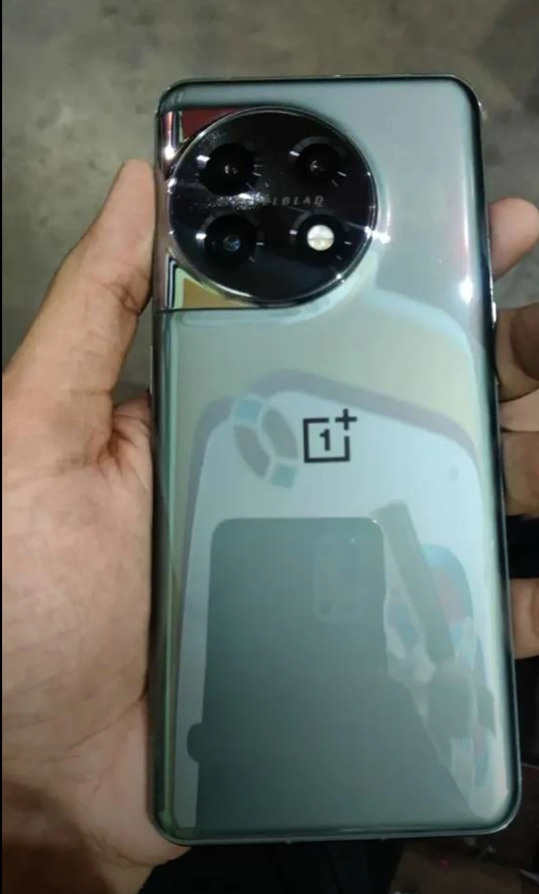 used-oneplus-11-5g-in-rampur-1760896024