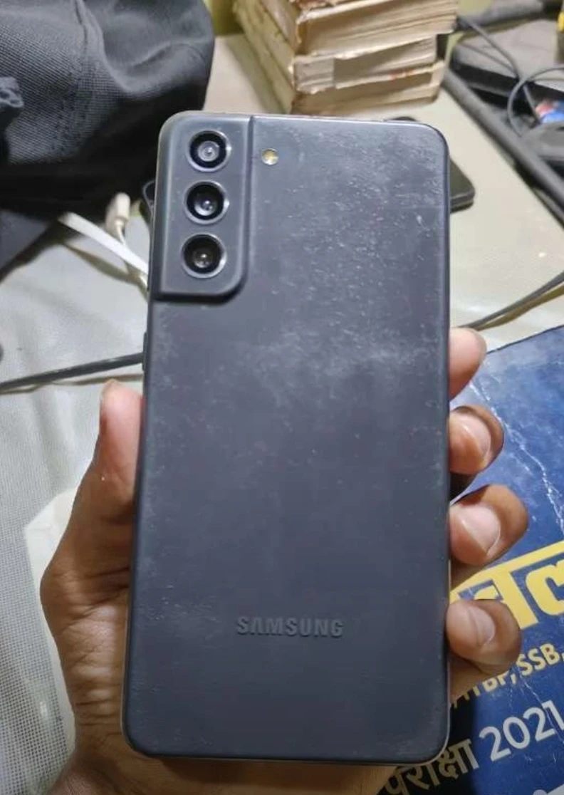 used-samsung-s21-fe-5g-8128gb-in-haldwani-1761735229