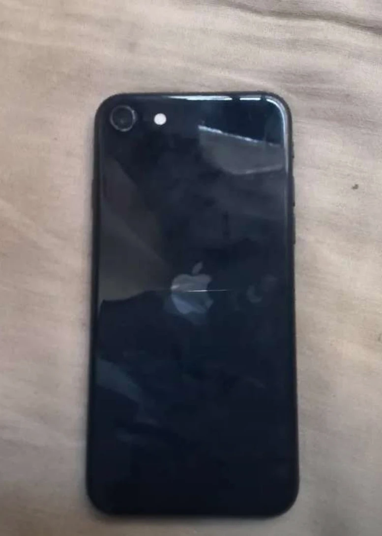 used-iphone-se-2020-in-rampur-1760875268