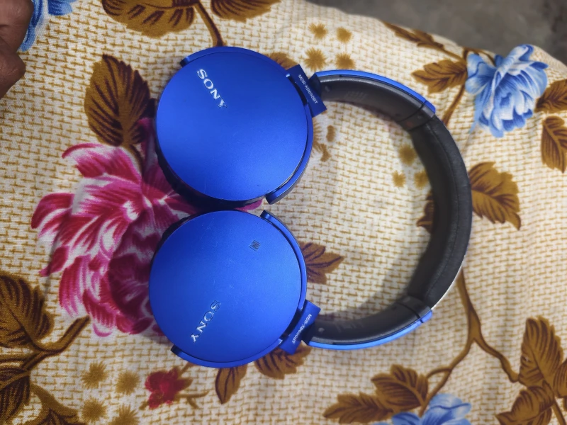 used-sony-mdr-xb650bt-in-lucknow-1762600735